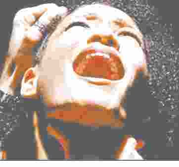 bacchi ko agva kar dushkarm
