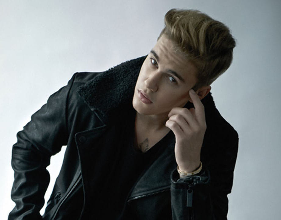 VIDEO:Justin Bieber punches a fan