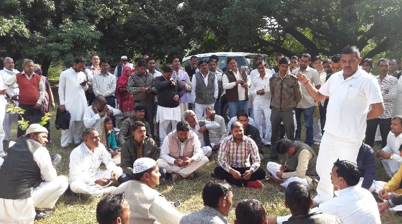Village heads and embattled in DM