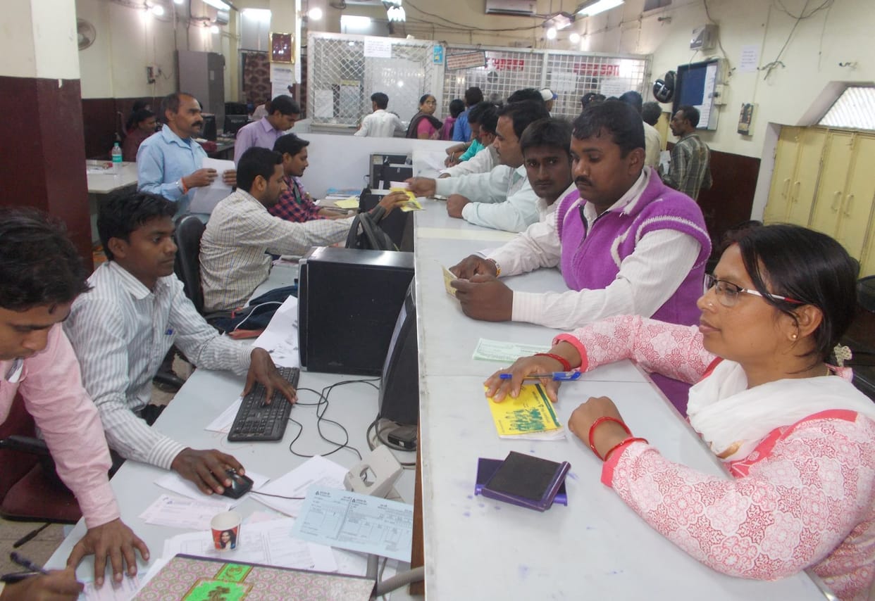 Lack of currency in banks