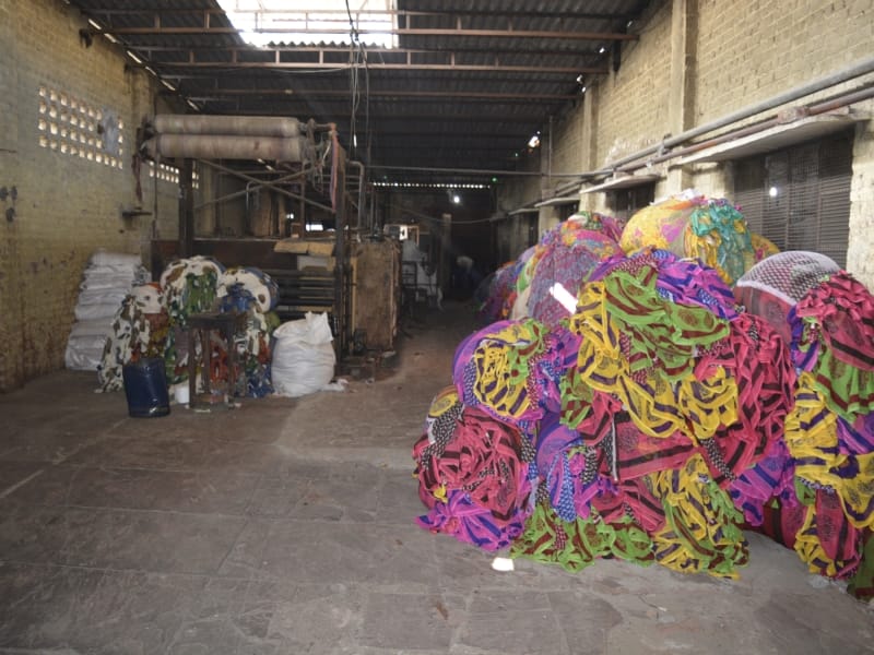 sari bussiness stopped in mathura