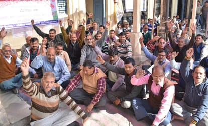 roadways employees on strike in uttarakhand.
