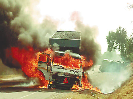 Bolero-dumper clashed two died