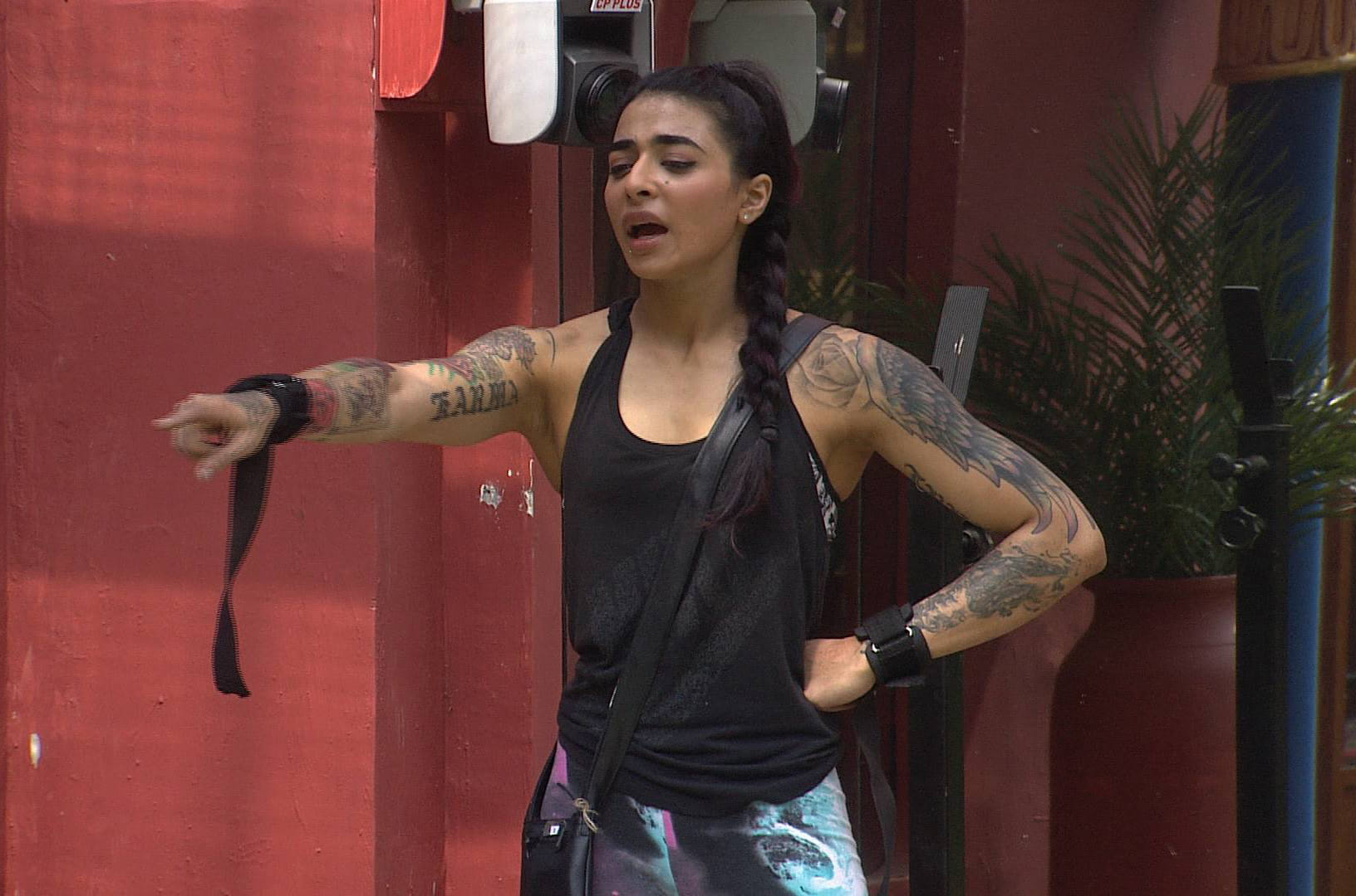 BIGG BOSS: Fight between Bani and Lopamudra takes an ugly turn