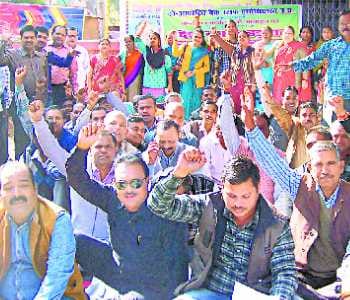 Strike continue in Cooperative bank