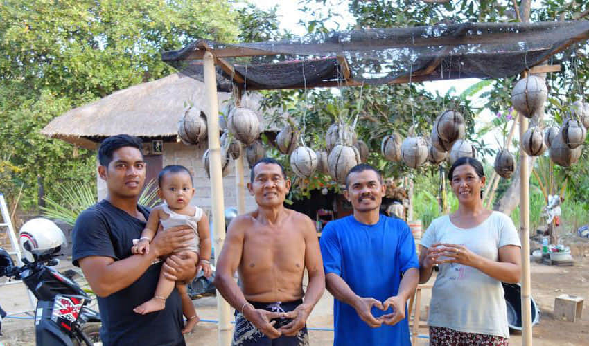 Deaf village of Bali where people can't talk and hear