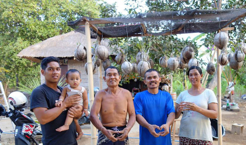 Deaf village of Bali where people can't talk and hear