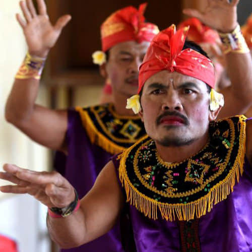 Deaf village of Bali where people can't talk and hear