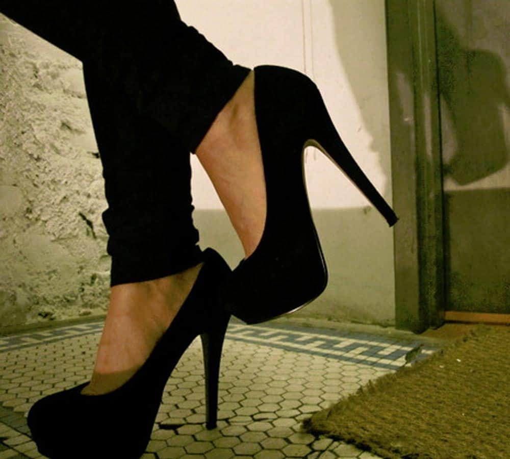 precautions to take before purchasing heels