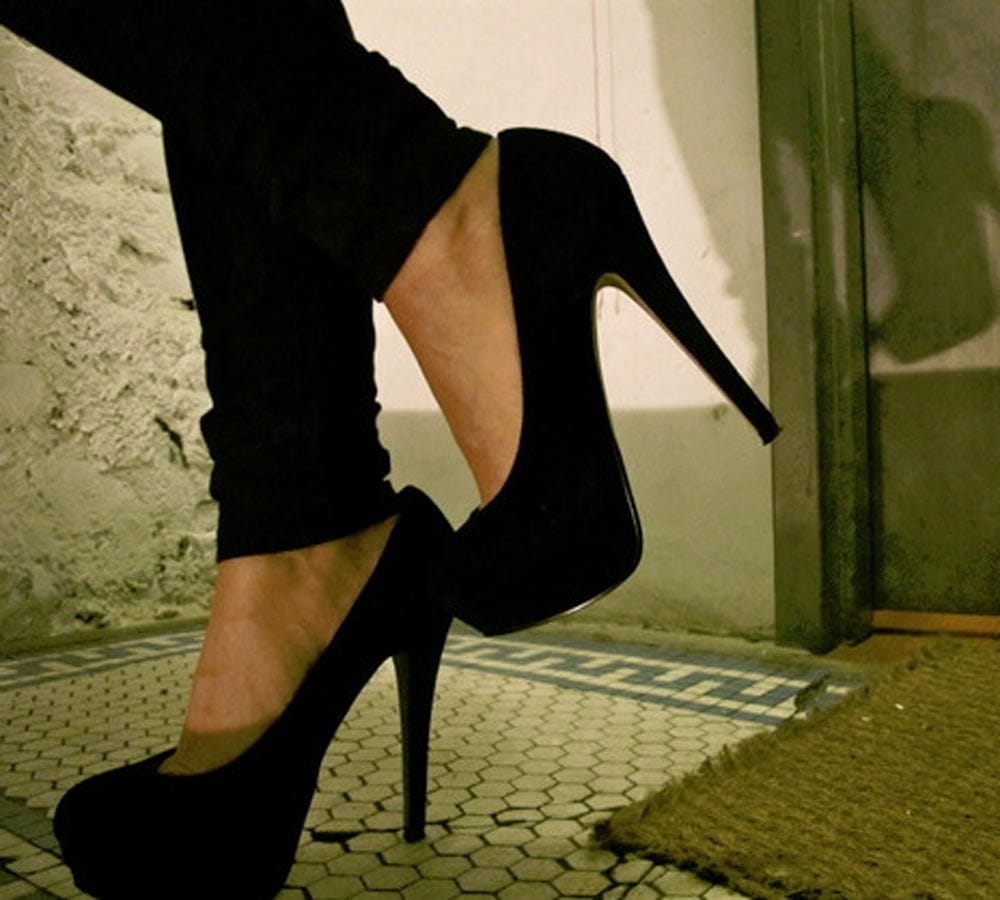precautions to take before purchasing heels