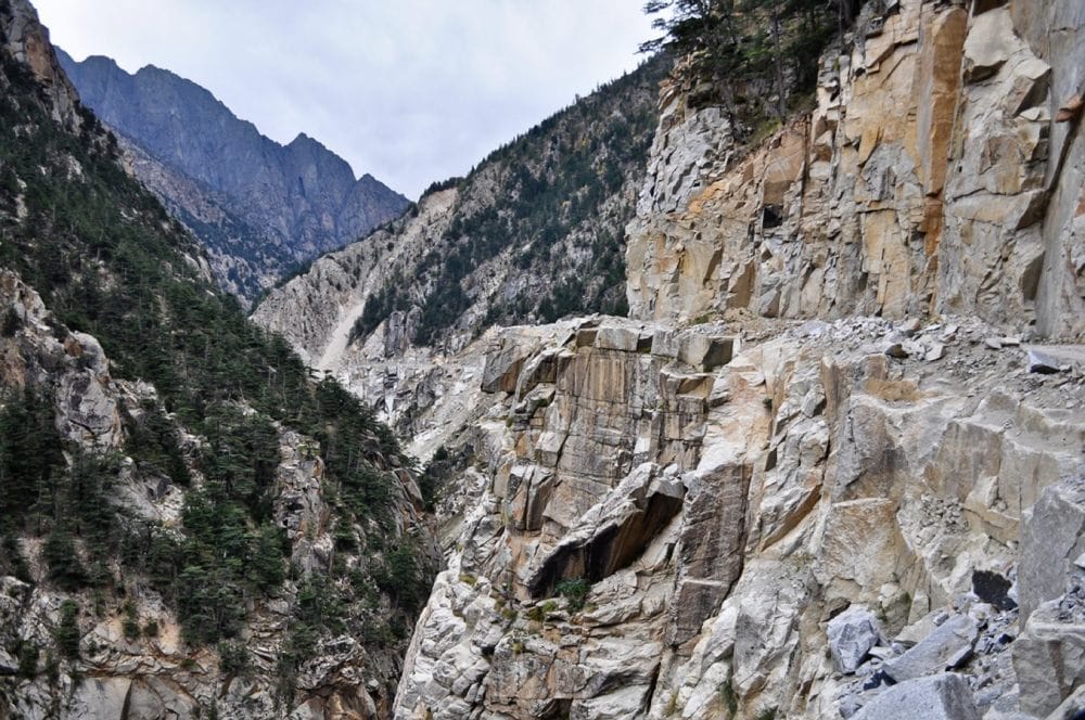 most dangerous path of nelong valley in uttarkashi