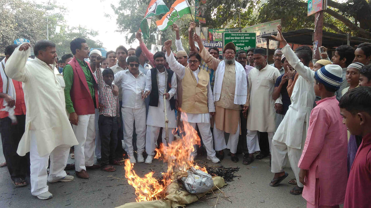 PM effigy burnings against Notbandi