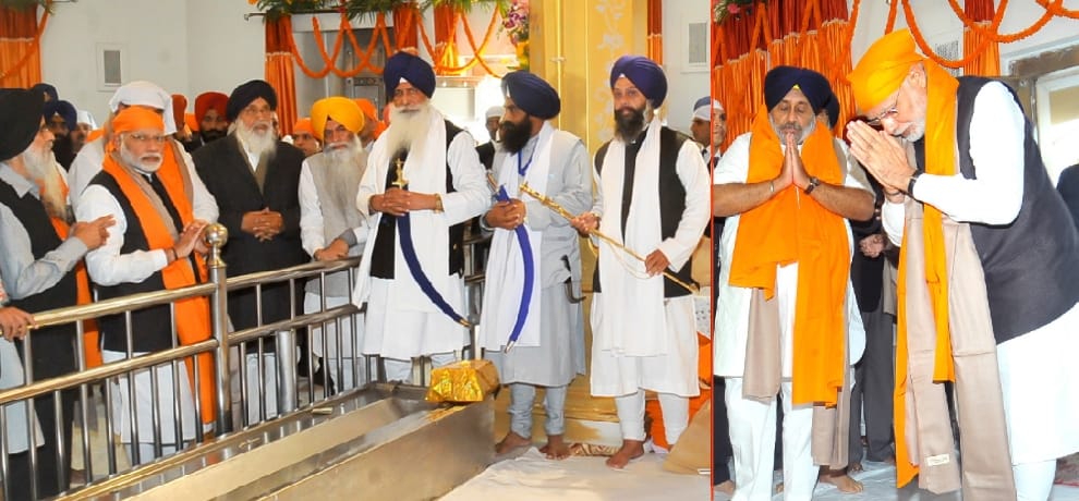PM arrived Anandpur Sahib,  weared saffron turbans.