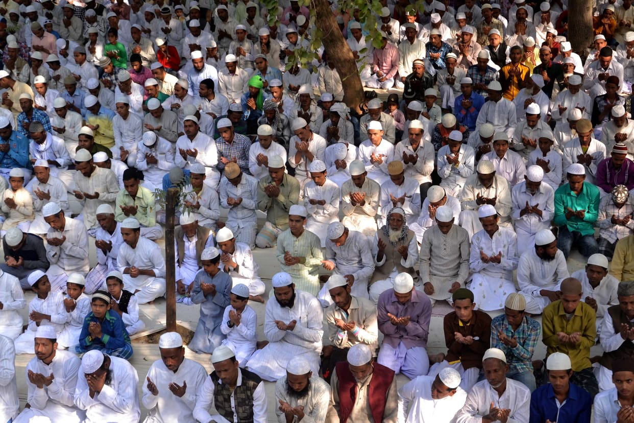 Prostrate bowed heads and pray for progress
