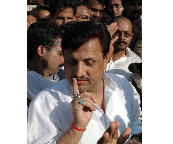 पूर्व मंत्री अमरमणि पत्नी के साथ दिल्ली रेफर