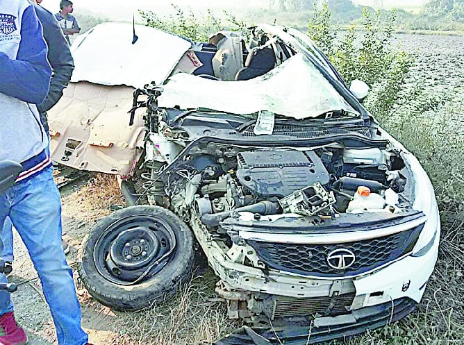 Car hit the tractor, a death
