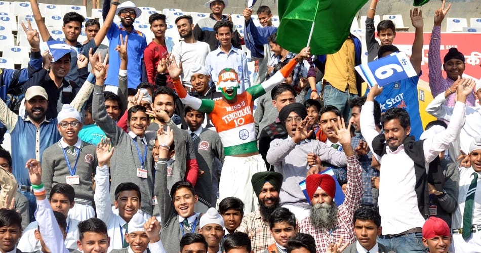 13th test match in indian vs england in pca stadium mohali, amazing photos of fans