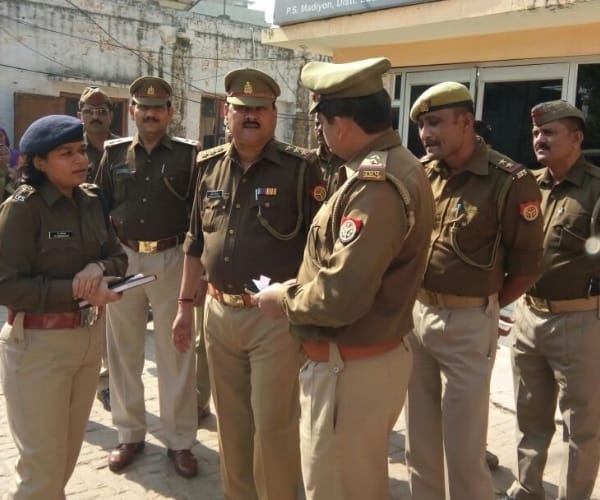 girl  murders his brother in lucknow madiyaon area