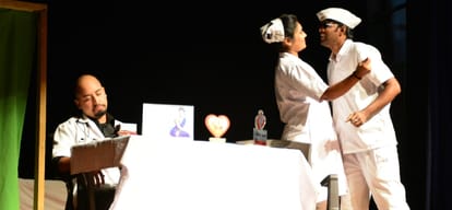 Baby from the womb of the mother's voice, emotional audience