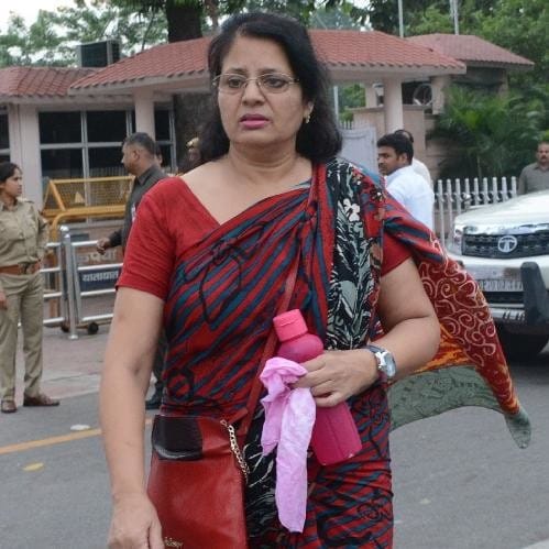  sara mother seema singh expresses joy on amanmani arrest