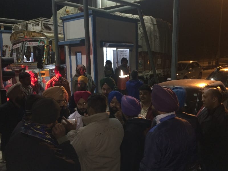 Mr Ropar-Chamkaur Sahib road, toll plazas, recovery, jam imposed, Ropar