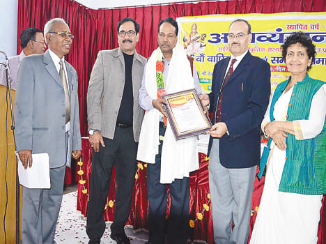 Litterateurs honored to