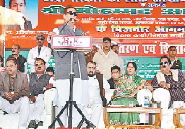 notbandi se huyi nainsafi : aazam