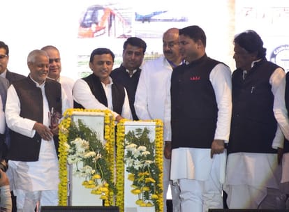 UP Chief Minister Akhilesh Yadav in agra