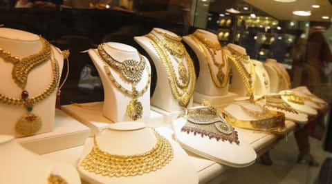 gold prices fell due to low demand 