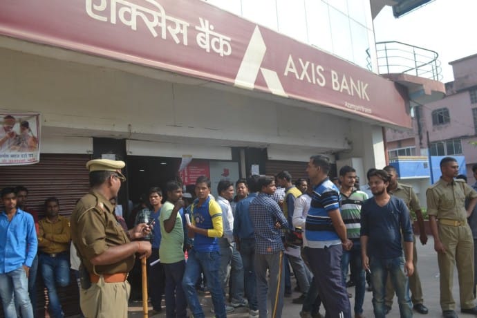 atm closed on sunday customer looking for cash 