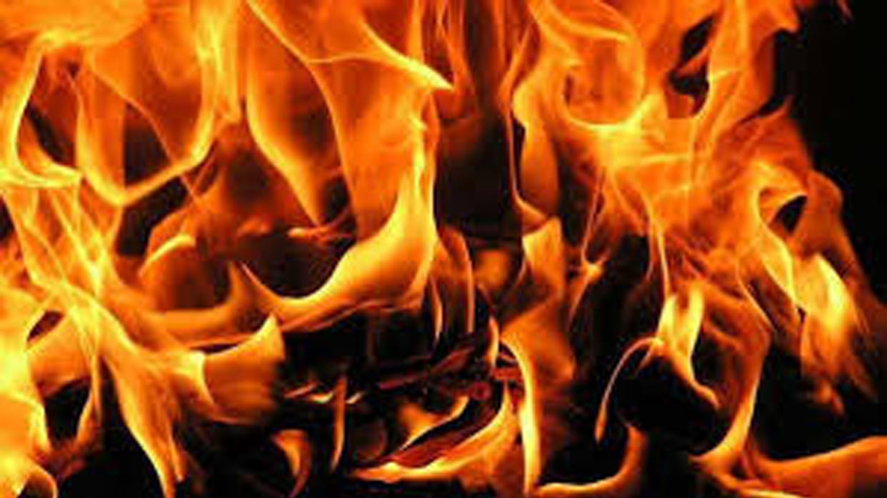 fire in college of arts Science and Commerce in kanpur 