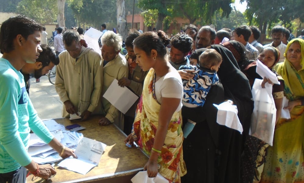 janadhan yojana mein chaar hajaar se adhik khule khaate