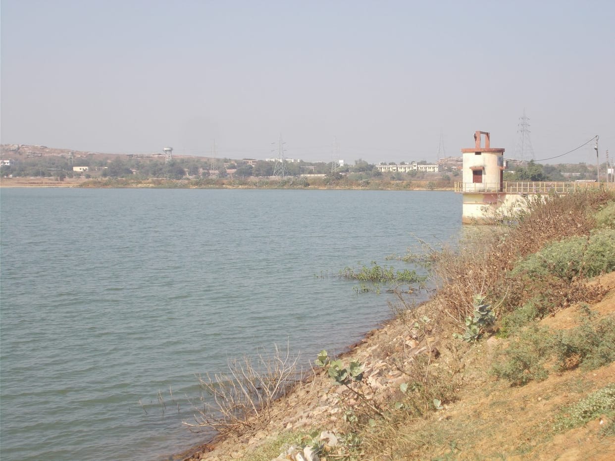 Belahi banded retain water