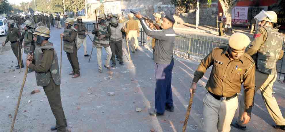 stone pelting on police after furor over ambedkar statue removing