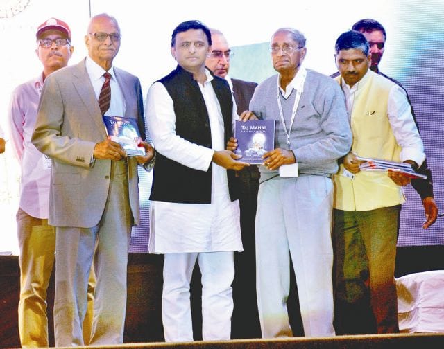 cm akhilesh yadav agra
