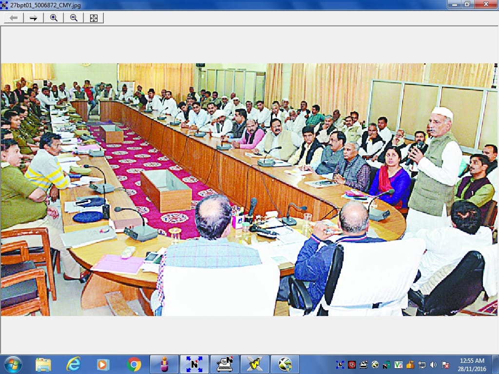  Collectorate between farmers and the administration were inconclusive talks lasted three hours