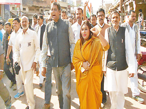 Congressmen demonstrated against Notbandi