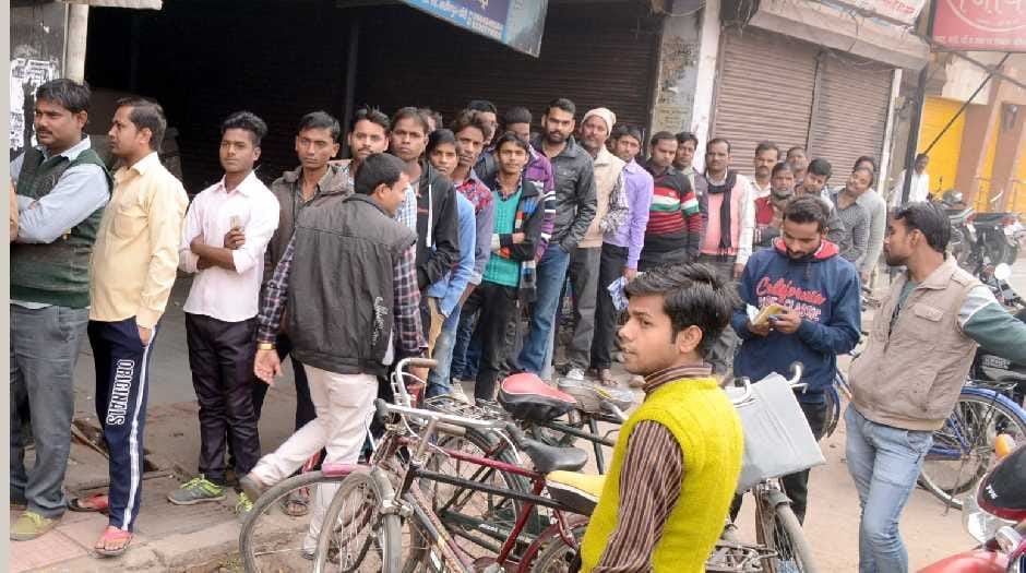 Problem banks maintain cash