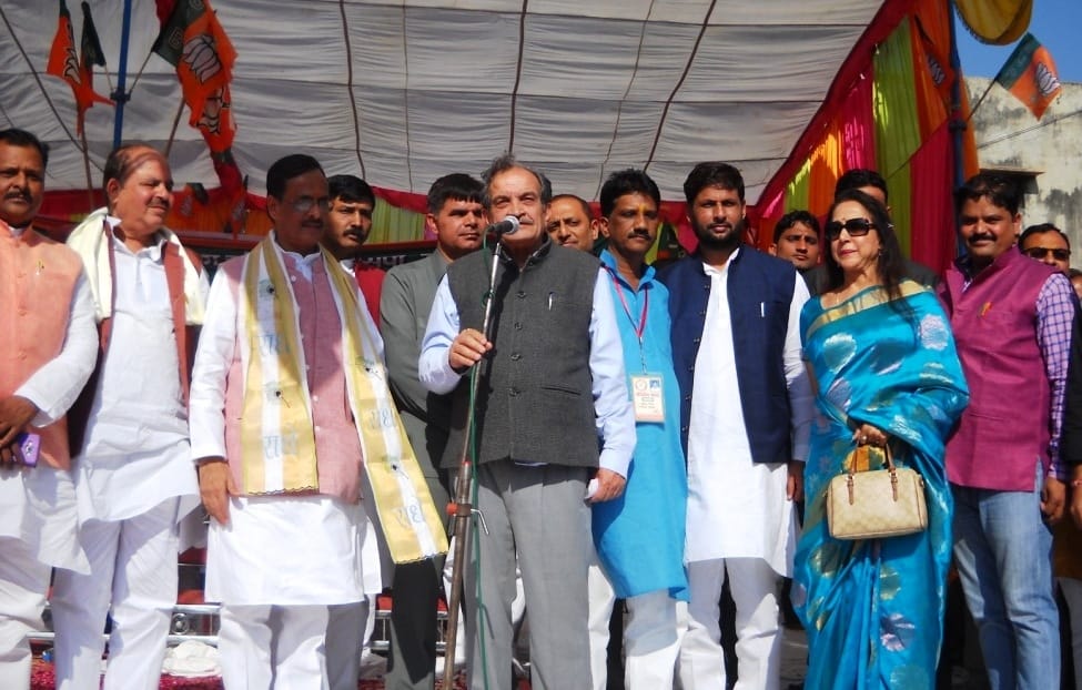 birendra singh tells about kashmeer problem in mathura