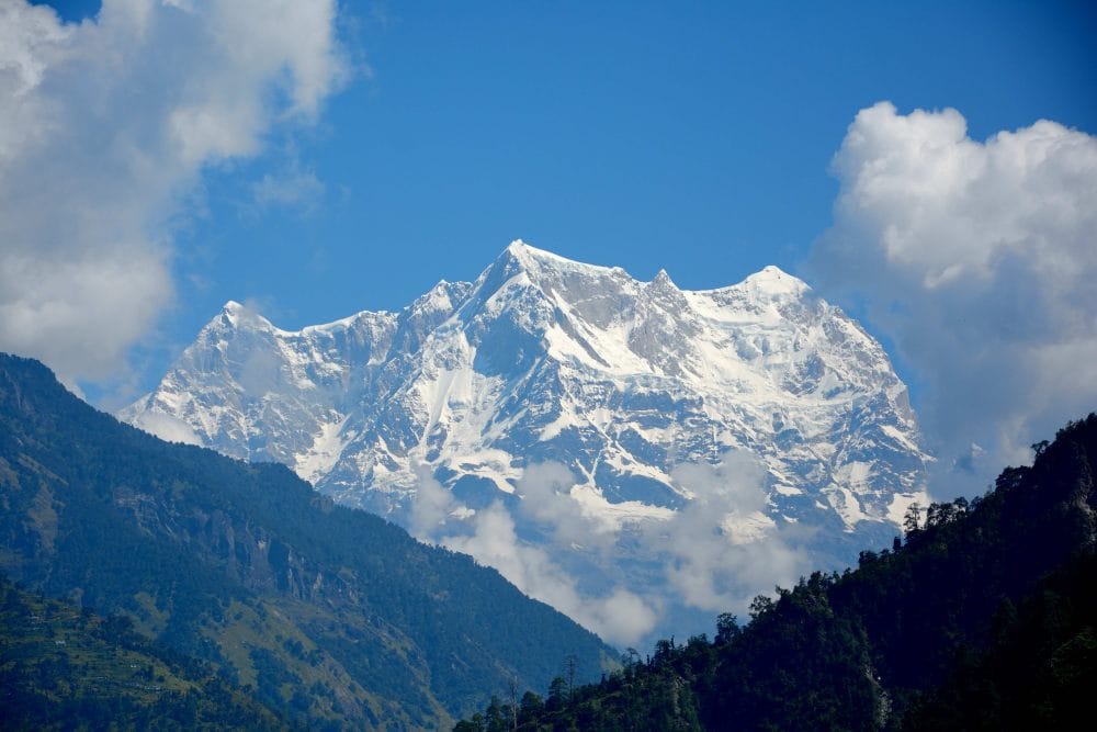 beauty of chaukhamba mountain in uttarakhand
