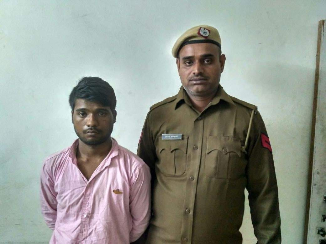 crime, thief, theft, police, rohtak, haryana, laptop, arrest
