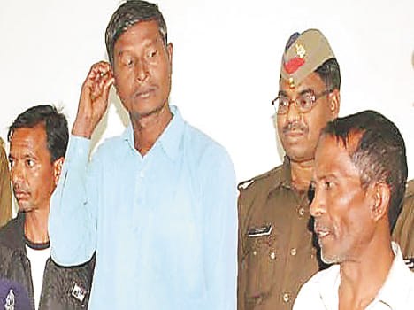  three people caught making weapon