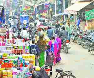 Bharat Band flop, Shops open throughout the day.