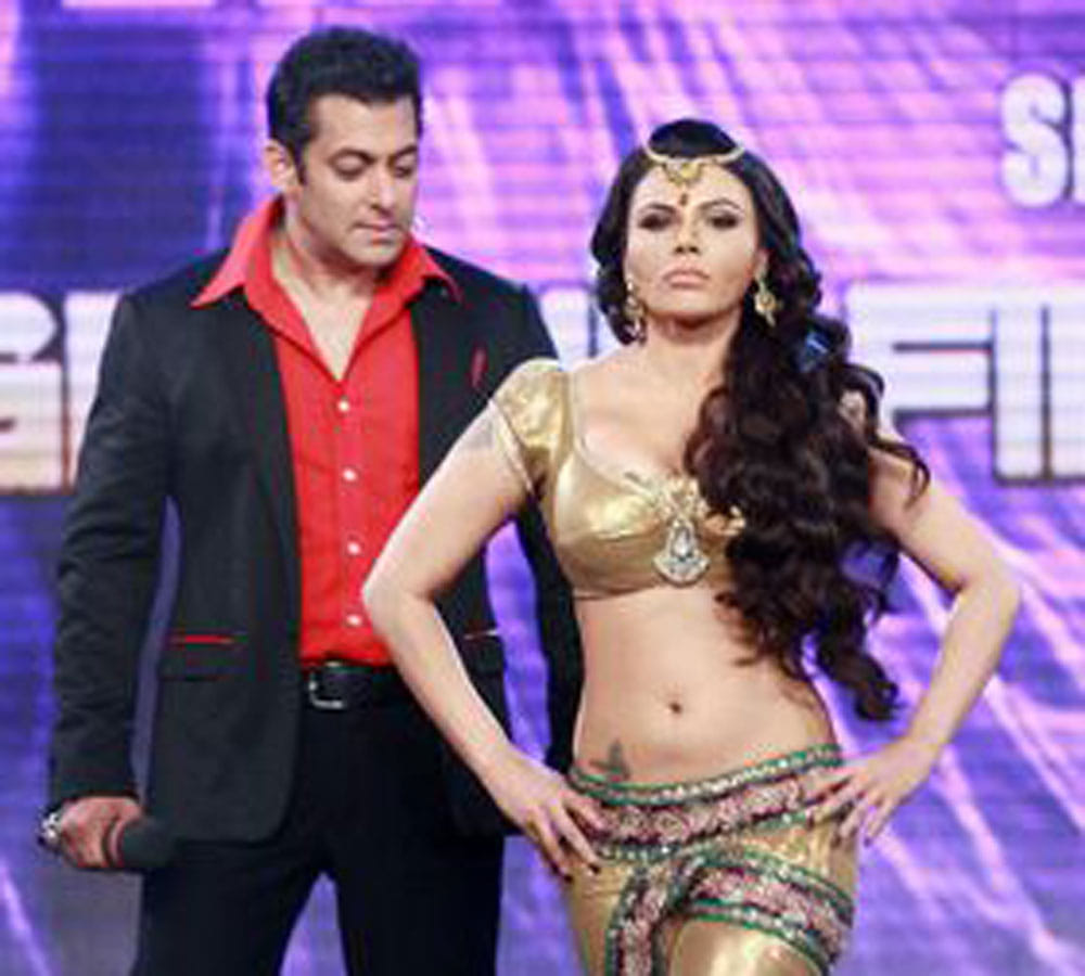 rakha sawant to make nude swami om