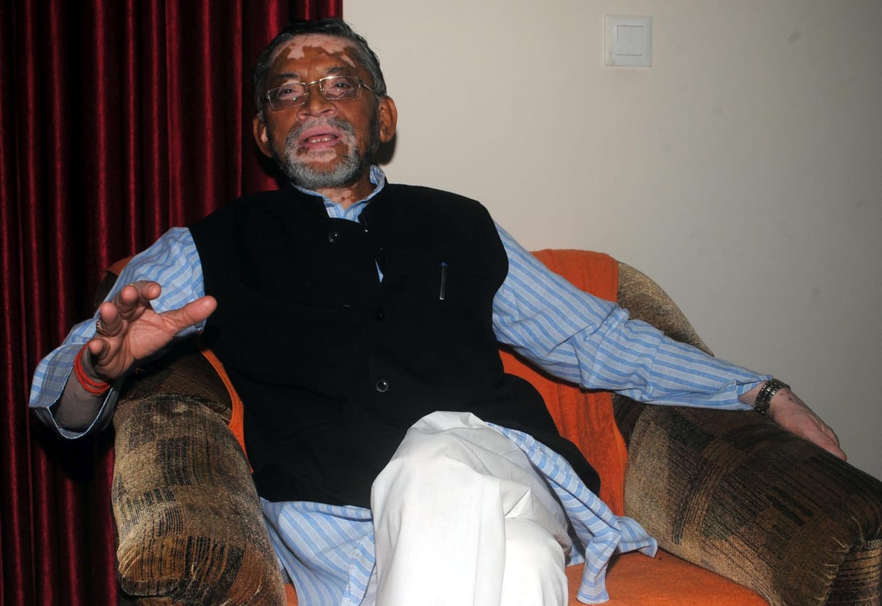 Union minister Santosh Gangwars wife has been admitted in AIIMS