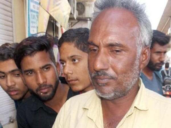 9805 crore in the same moment the taxi owner, bank surprised