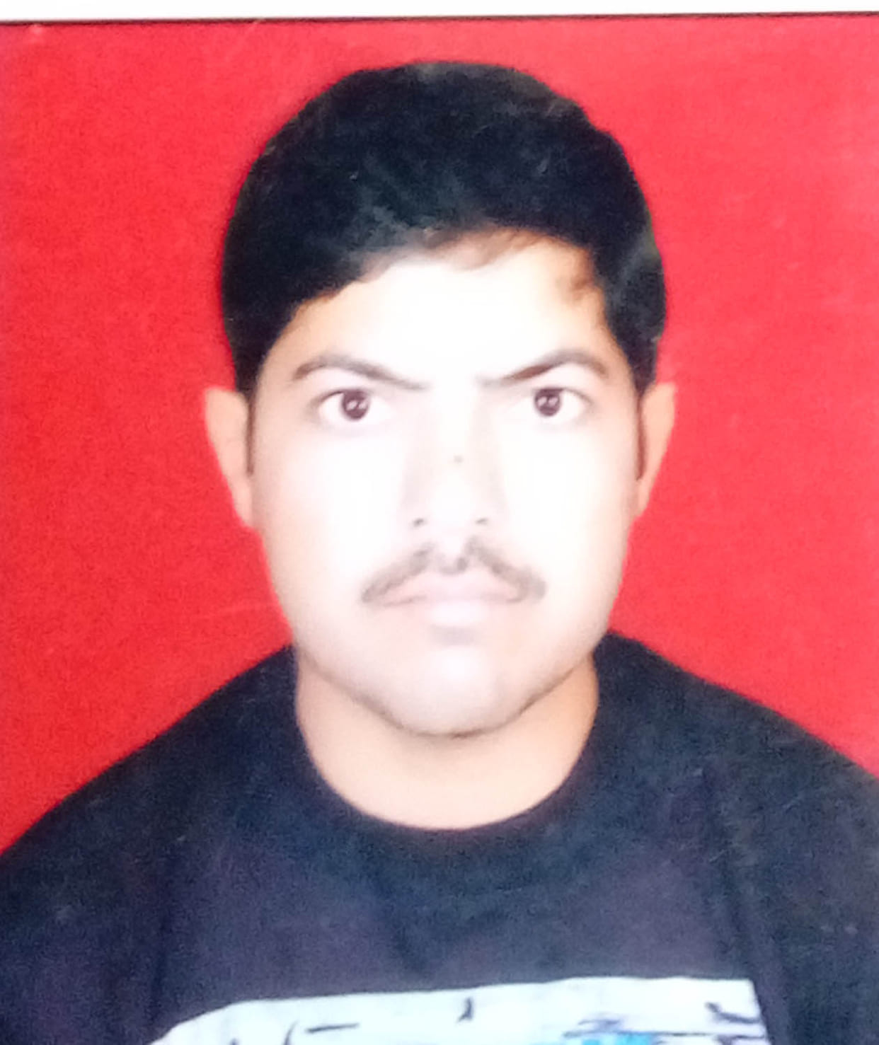 death young man hit  train arrived, suspecting murder