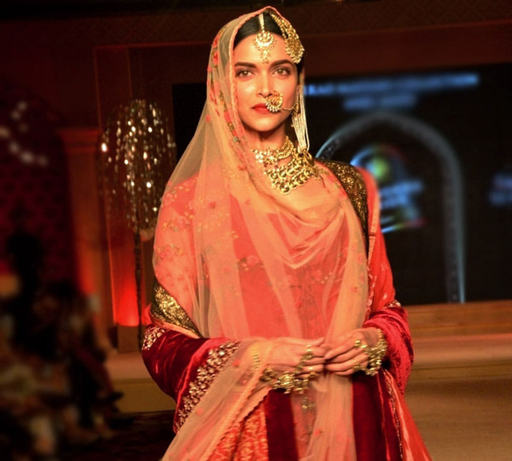 deepika padukone start shooting of padmavati with ghoomar song