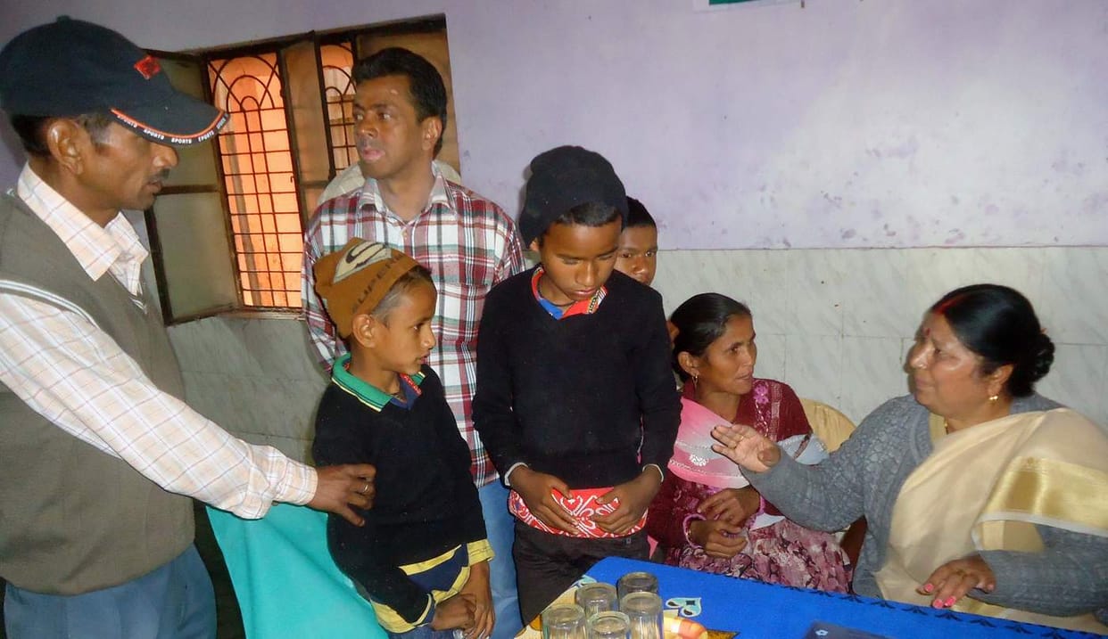 Women domestic violence to come forward: Sarojini