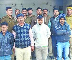 STF caught two Crores wine and interstate gang 